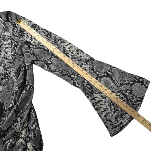 L Love Semi Sheer Snake Print Crossover Blouse Bell Sleeves Office Size Large - Picture 16 of 16